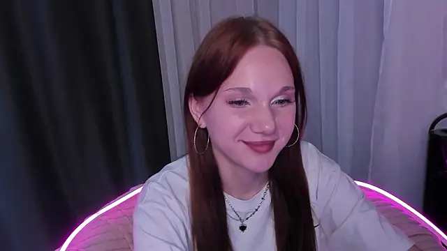 Snapshot of MargoViento chatting on 10-14-25, 09:26 MargoViento online show from 10-14-25, 09:26