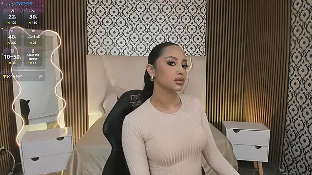 Snapshot of BEELLA_TAY1 chatting on 10-25-25, 12:56 BEELLA TAY1 online show from 10-25-25, 12:56