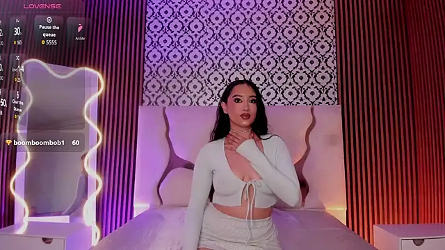 Snapshot of BEELLA_TAY1 chatting on 11-20-25, 04:45 BEELLA TAY1 online show from 11-20-25, 04:45