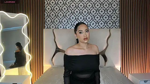 Snapshot of BEELLA_TAY1 chatting on 12-16-25, 12:43 BEELLA TAY1 online show from 12-16-25, 12:43