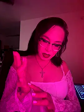 Snapshot of MiniMonroe chatting on 10-17-25, 07:33 MiniMonroe online show from 10-17-25, 07:33