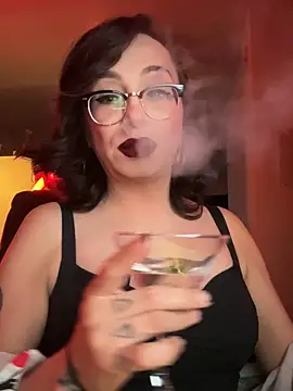 Snapshot of MiniMonroe chatting on 11-24-25, 10:48 MiniMonroe online show from 11-24-25, 10:48