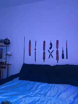 Snapshot of MiniMonroe chatting on 11-25-25, 09:20 MiniMonroe online show from 11-25-25, 09:20