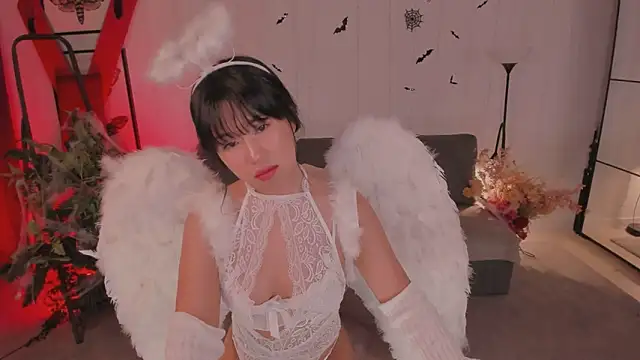 Snapshot of Erika_Kim chatting on 10-29-25, 06:04 Erika Kim online show from 10-29-25, 06:04