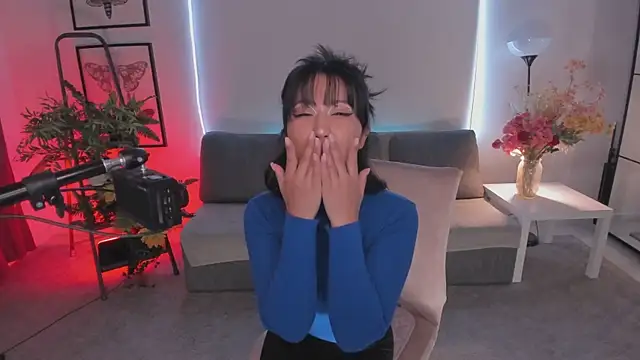 Snapshot of Erika_Kim chatting on 11-22-25, 05:50 Erika Kim online show from 11-22-25, 05:50