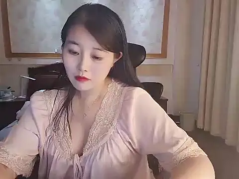 Snapshot of qingling- chatting on 10-15-25, 10:37 qingling- online show from 10-15-25, 10:37