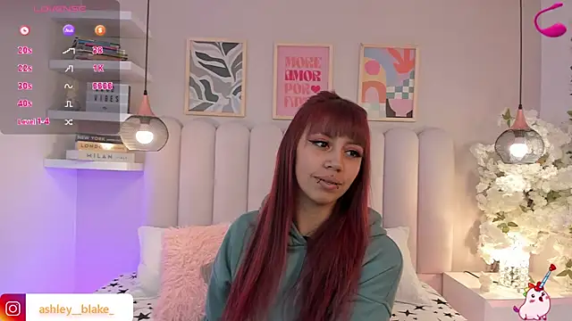 Isabella  gonzalez  online show from 11-25-25, 03:17