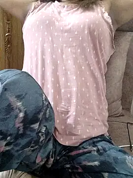 Snapshot of Tanha18 chatting on 02-18-26, 01:01 Tanha18 online show from 02-18-26, 01:01