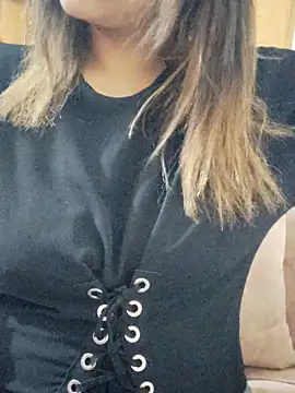 Snapshot of Tanha18 chatting on 02-18-26, 01:07 Tanha18 online show from 02-18-26, 01:07