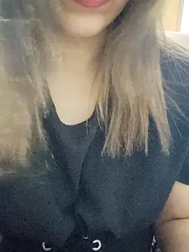 Snapshot of Tanha18 chatting on 02-24-26, 04:27 Tanha18 online show from 02-24-26, 04:27