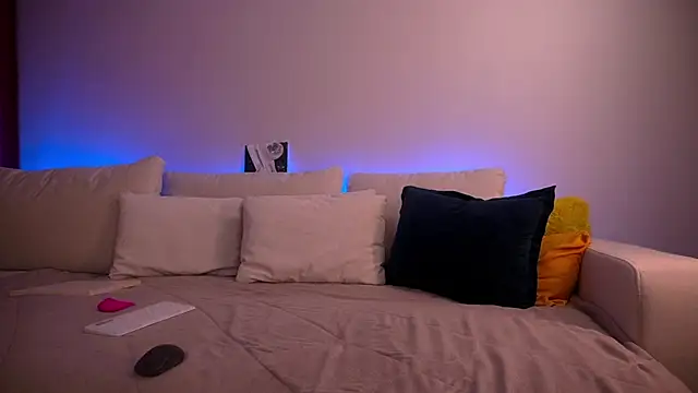  infinitespring  online show from 11-10-25, 08:13