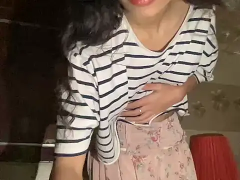 Snapshot of youngriri2 chatting on 10-23-25, 01:43 youngriri2 online show from 10-23-25, 01:43