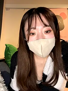 Snapshot of yura_ra_ra chatting on 10-21-25, 12:17 yura ra ra online show from 10-21-25, 12:17