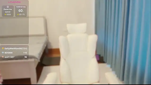 Snapshot of yiyi_3523 chatting on 02-25-26, 03:05 yiyi 3523 online show from 02-25-26, 03:05