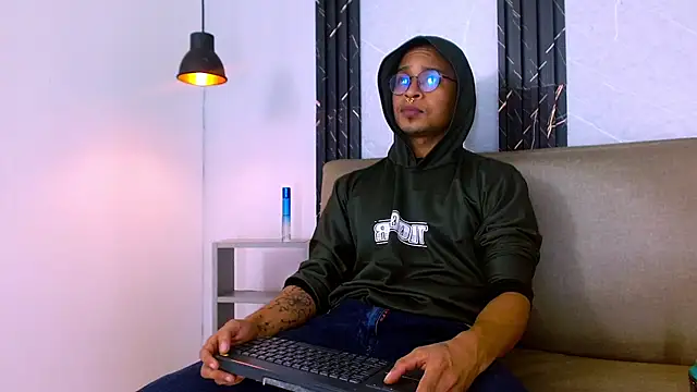 Snapshot of Jayden_Morris chatting on 12-05-25, 04:03 Jayden Morris online show from 12-05-25, 04:03