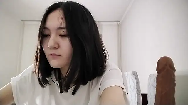 Snapshot of Lyndasilk chatting on 11-02-25, 02:19 Lyndasilk online show from 11-02-25, 02:19