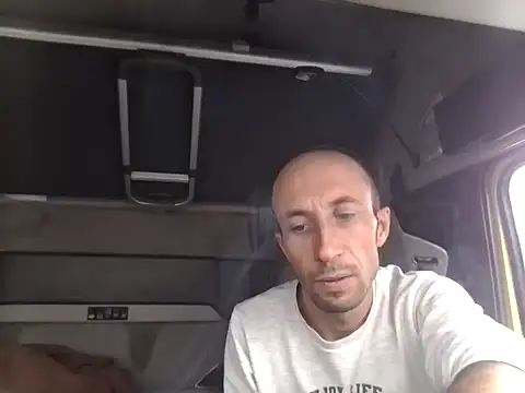 Snapshot of tt47mbt chatting on 10-12-25, 11:42 tt47mbt online show from 10-12-25, 11:42