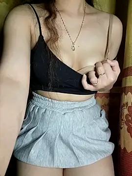 Snapshot of LinaCii chatting on 10-29-25, 02:14 LinaCii online show from 10-29-25, 02:14