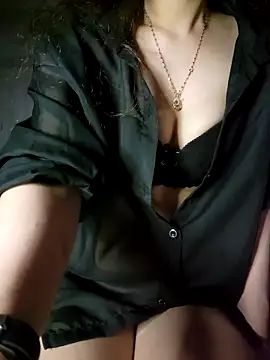 Snapshot of LinaCii chatting on 11-03-25, 10:42 LinaCii online show from 11-03-25, 10:42