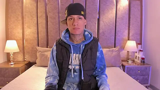 Snapshot of GaelCarter chatting on 10-25-25, 01:02 GaelCarter online show from 10-25-25, 01:02