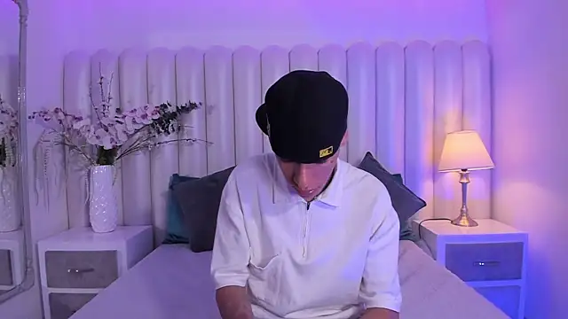 Snapshot of GaelCarter chatting on 10-26-25, 04:07 GaelCarter online show from 10-26-25, 04:07