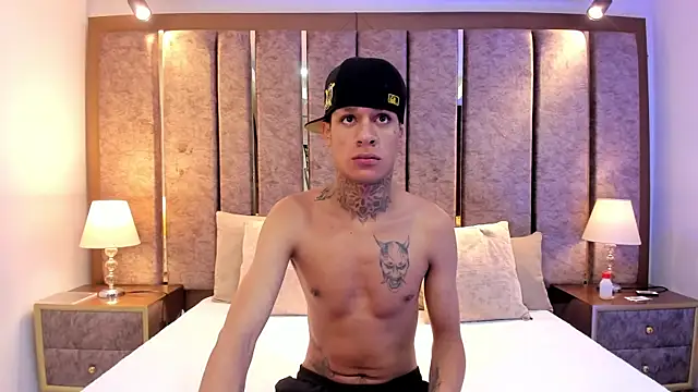 Snapshot of GaelCarter chatting on 11-07-25, 04:23 GaelCarter online show from 11-07-25, 04:23