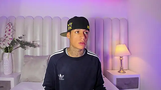 Snapshot of GaelCarter chatting on 11-08-25, 03:39 GaelCarter online show from 11-08-25, 03:39