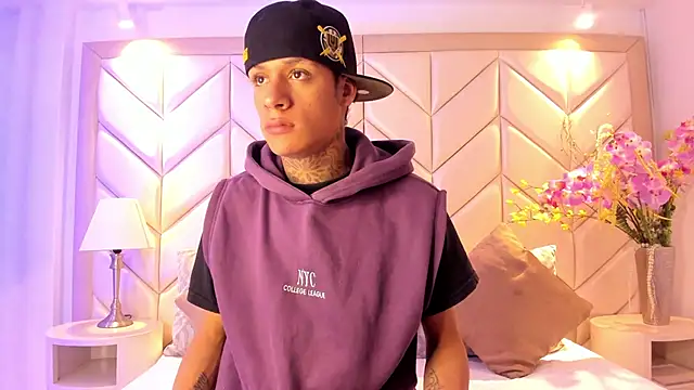 Snapshot of GaelCarter chatting on 11-11-25, 04:01 GaelCarter online show from 11-11-25, 04:01