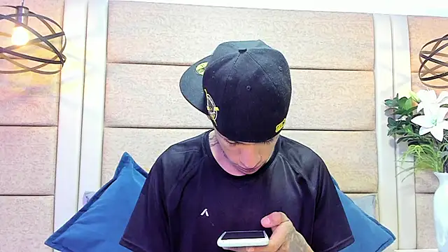 Snapshot of GaelCarter chatting on 11-13-25, 12:53 GaelCarter online show from 11-13-25, 12:53