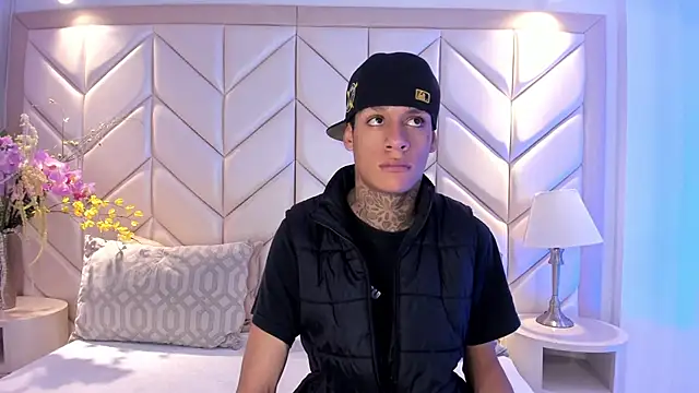 Snapshot of GaelCarter chatting on 11-15-25, 03:59 GaelCarter online show from 11-15-25, 03:59