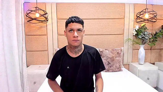 Snapshot of GaelCarter chatting on 11-25-25, 04:45 GaelCarter online show from 11-25-25, 04:45