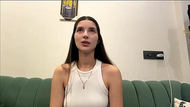 Snapshot of AlessiaChen chatting on 10-18-25, 07:42 AlessiaChen online show from 10-18-25, 07:42