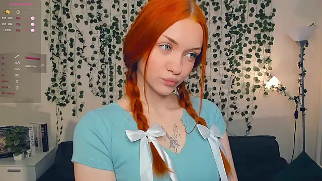 Snapshot of Foxy_blush chatting on 10-21-25, 07:03 Foxy blush online show from 10-21-25, 07:03