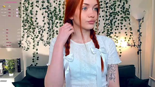 Snapshot of Foxy_blush chatting on 11-09-25, 07:45 Foxy blush online show from 11-09-25, 07:45