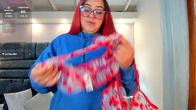 Snapshot of atennea_diiossa chatting on 10-31-25, 11:55 atennea diiossa online show from 10-31-25, 11:55