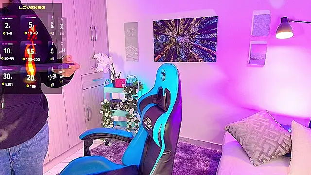 Snapshot of Alex_carter chatting on 10-22-25, 10:37 Alex carter online show from 10-22-25, 10:37