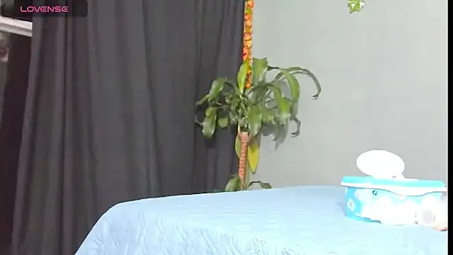 Snapshot of Sharlott_smith chatting on 10-23-25, 11:46 Sharlott smith online show from 10-23-25, 11:46