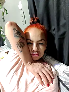 Snapshot of Sharlott_smith chatting on 11-16-25, 02:06 Sharlott smith online show from 11-16-25, 02:06