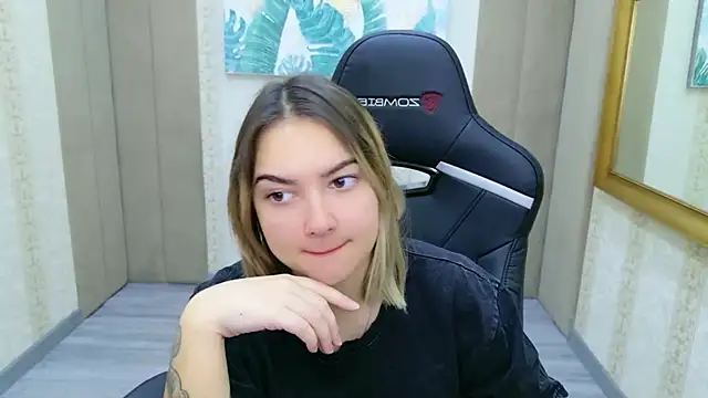 Snapshot of Dana_Beck chatting on 12-01-25, 09:09 Dana Beck online show from 12-01-25, 09:09