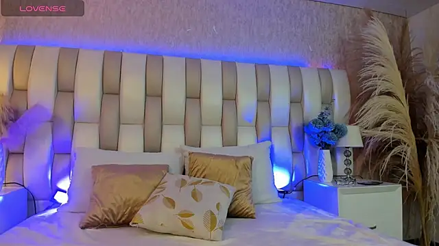 Ari lynn  online show from 11-27-25, 03:19