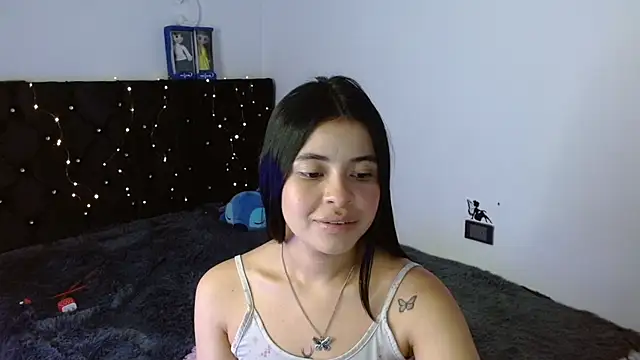 Snapshot of Megan_ve chatting on 10-29-25, 02:14 Megan ve online show from 10-29-25, 02:14