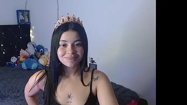 Snapshot of Megan_ve chatting on 11-19-25, 02:11 Megan ve online show from 11-19-25, 02:11