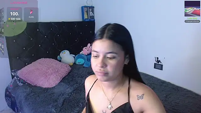 Snapshot of Megan_ve chatting on 11-28-25, 02:25 Megan ve online show from 11-28-25, 02:25