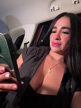 Snapshot of RoseSeductre chatting on 10-17-25, 11:18 RoseSeductre online show from 10-17-25, 11:18