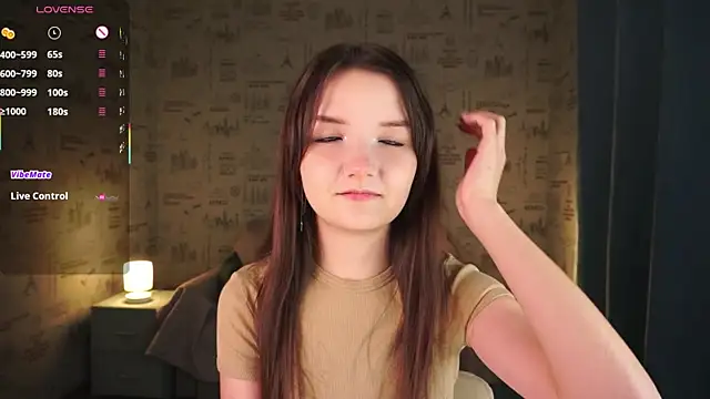 Snapshot of _Cute_World_ chatting on 11-18-25, 09:08 Cute World online show from 11-18-25, 09:08