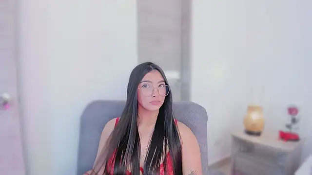 Snapshot of MirandaJohnson_ chatting on 10-20-25, 12:16 MirandaJohnson online show from 10-20-25, 12:16