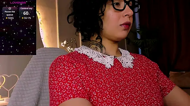 Aisha Goldstein online show from 02-11-26, 06:40