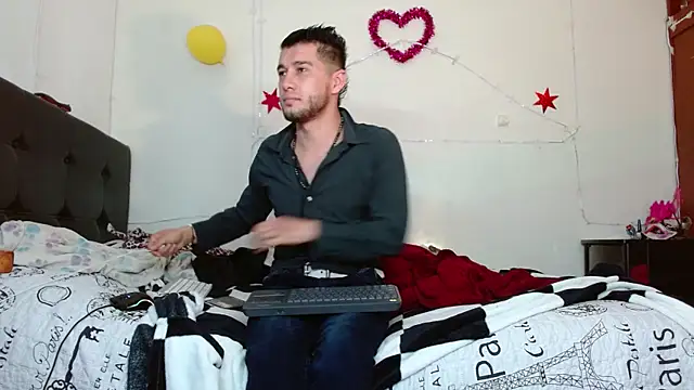 Snapshot of picante70_ chatting on 10-14-25, 10:49 picante70 online show from 10-14-25, 10:49