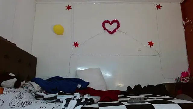 Snapshot of picante70_ chatting on 10-15-25, 11:10 picante70 online show from 10-15-25, 11:10