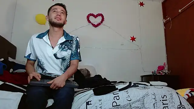 Snapshot of picante70_ chatting on 10-20-25, 10:59 picante70 online show from 10-20-25, 10:59